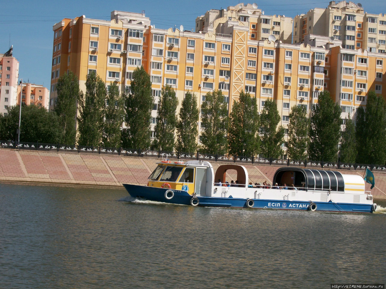 река Ишим (каз. Есіл) Астана, Казахстан