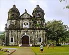 *Многие филиппинские городки на полуострове украшают церкви, построенные еще испанцами. Эта построена в 1882 году и многое повидала...
