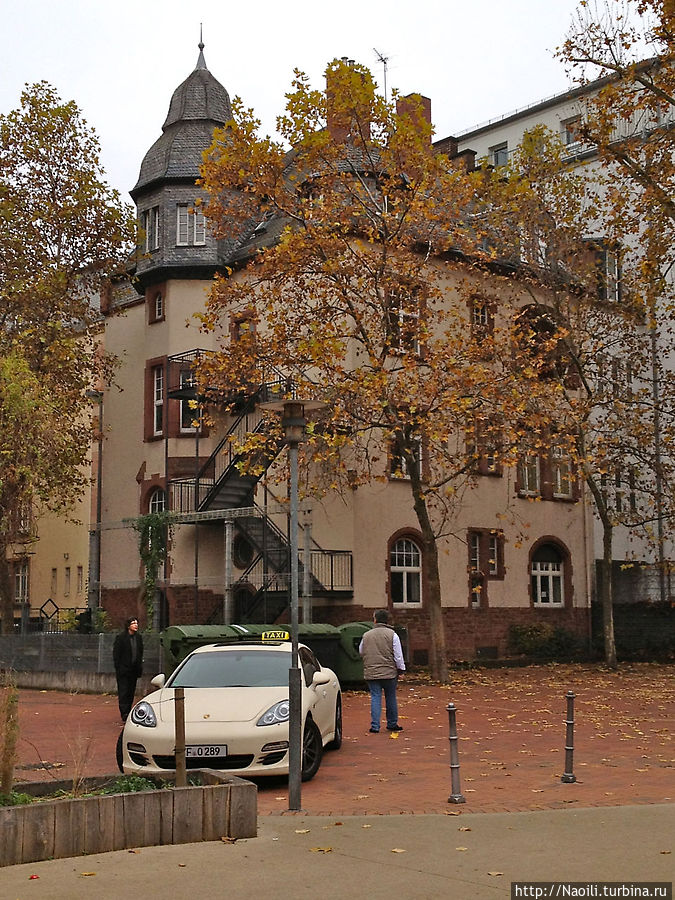 Жилой дом рядом со школой Франкфурт-на-Майне, Германия