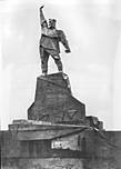 Фото из интернета. Монумент Артему в Артемовске (Бахмуте), не сохранился.