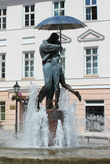 Фонтан Целующиеся студенты стал неофициальным символом Тарту.
