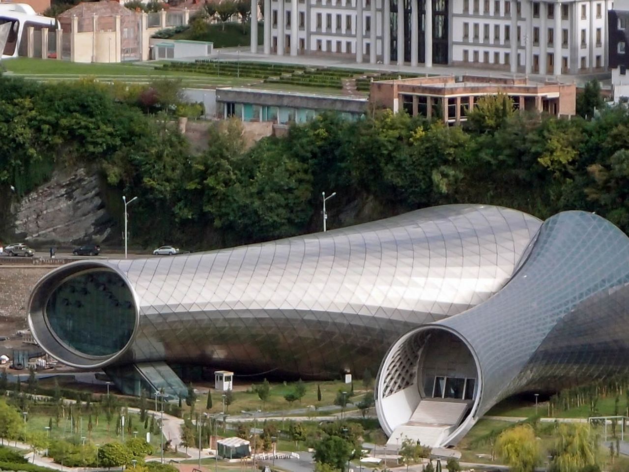 Архитектурные парадоксы грузинской столицы Тбилиси, Грузия
