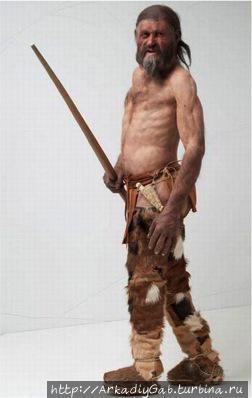 Компьютерная реконструкция лица и тела человека, которому сейчас было бы около 5300 лет, сделана учеными из Южного Тироля в музее археологии в Больцано. Балазюк, Франция
