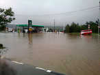 Затопленная главная магистраль Магадана.