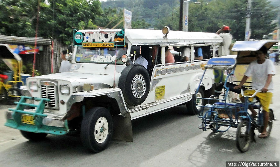 Филиппинский джипни и тук-тук Филиппинский джипни и тук-тук