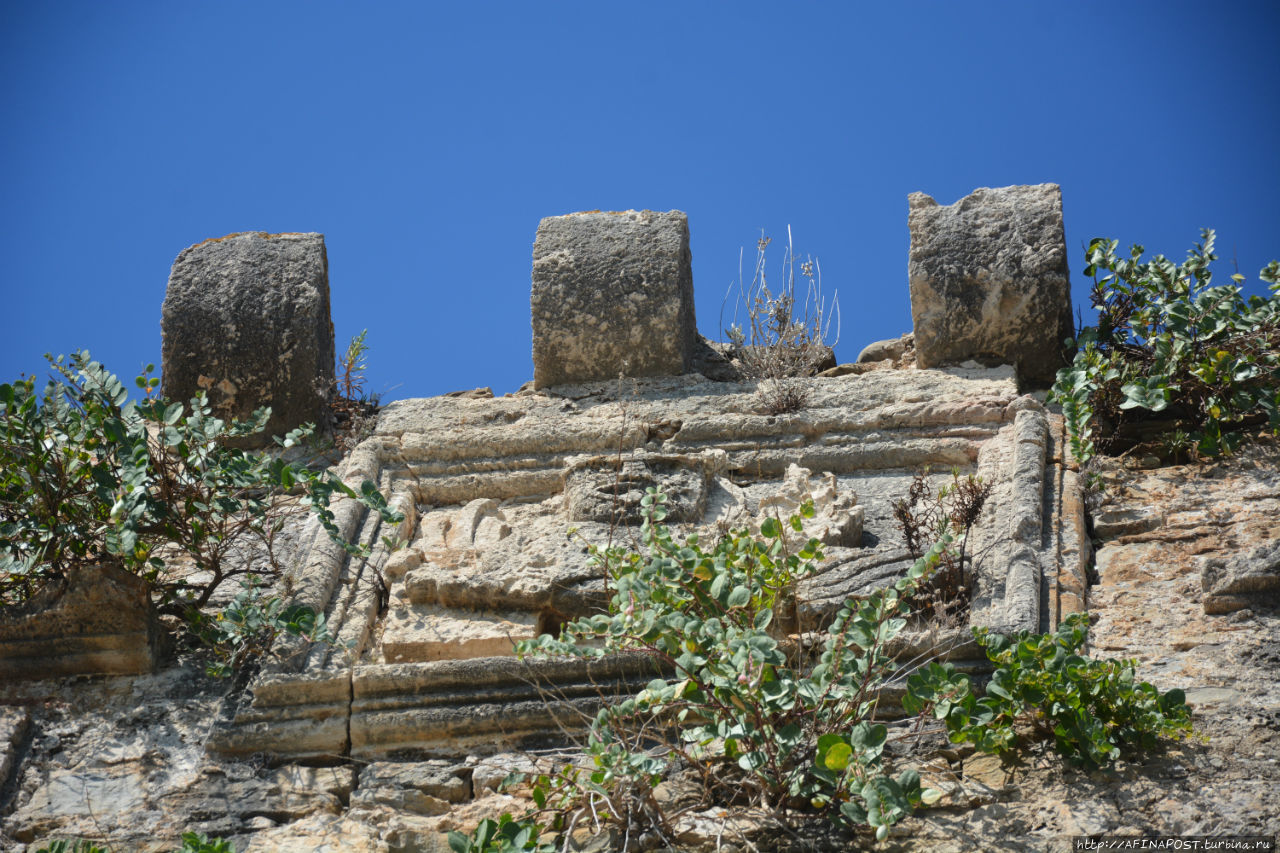 Метони. Вдоль стен крепости Метони, Греция