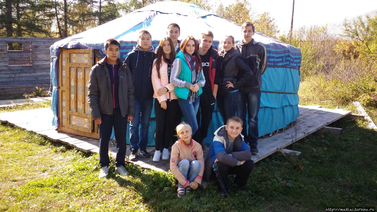 У юрты. У юрты.