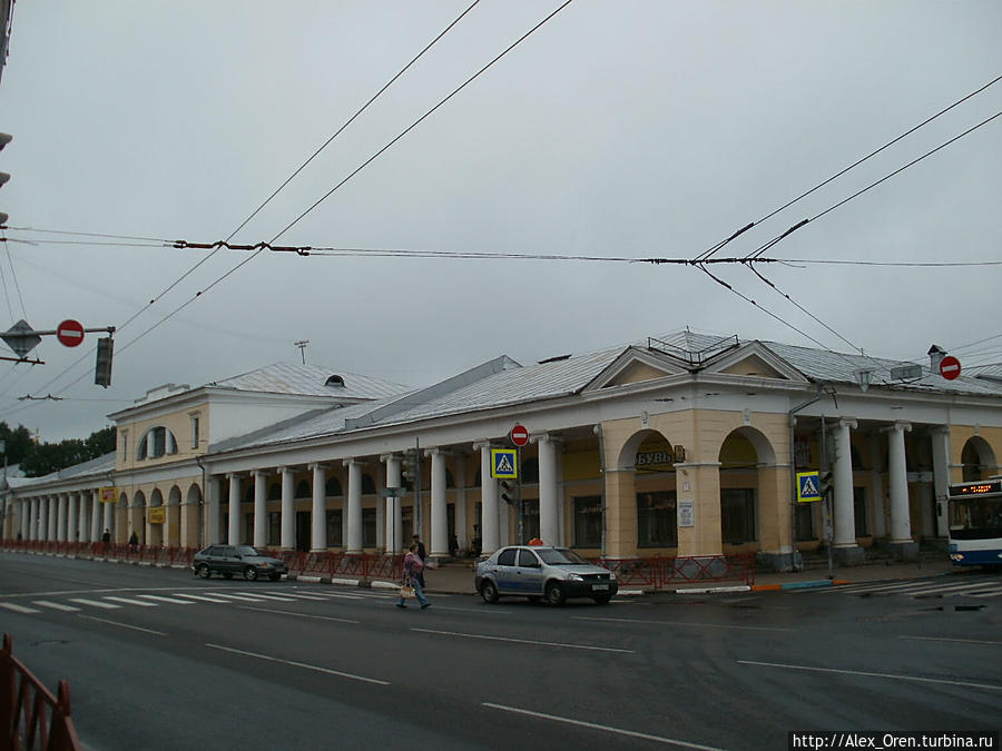 Гостиный двор, 1813-18 Сохранилась северная часть. Ярославль, Россия