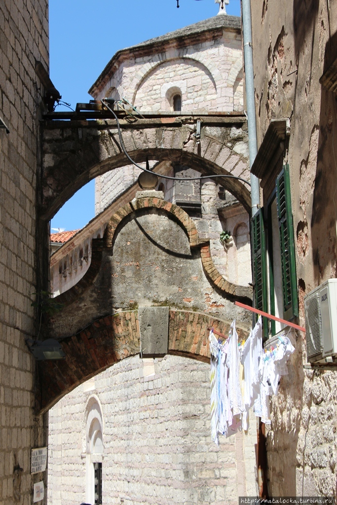 Старый Котор — всемирное наследие ЮНЕСКО. Котор, Черногория Старый Котор — всемирное наследие ЮНЕСКО. Котор, Черногория