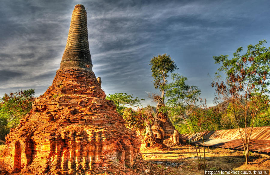 Лес ступ Озеро Инле, Мьянма Лес ступ Озеро Инле, Мьянма