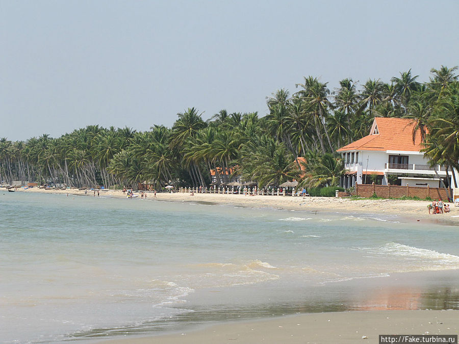 красивая водичка. дальше от нашего отеля. красивая водичка. дальше от нашего отеля.