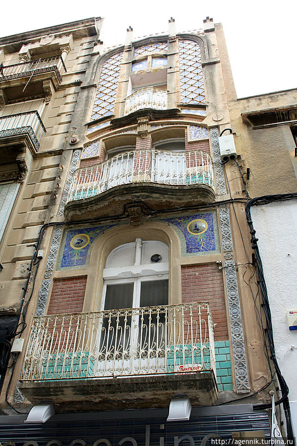 Балконы и двери Реуса Реус, Испания