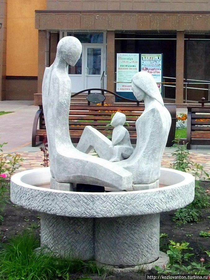 Парковая скульптура. Тайга, Россия