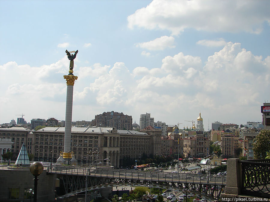 Монумент в честь Независимости Украины Киев, Украина