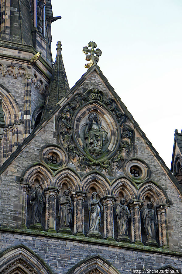 Элементы фасада тыльной стороны собора Эдинбург, Великобритания