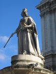 Памятник Королеве Анне около Собора Святого Павла в Лондоне