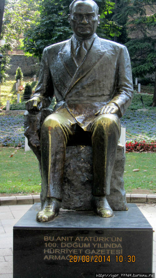 Памятник Ататюрку Стамбул, Турция