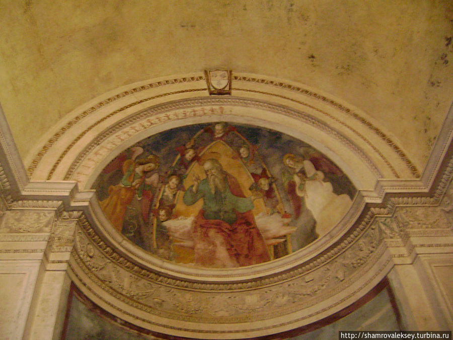 Сполето. Восхищенный взгляд на Успенский собор Сполето, Италия