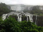 Водопады Игуасу — крупнейшее природное чудо света — расположены на границе Бразилии, Аргентины и Парагвая.