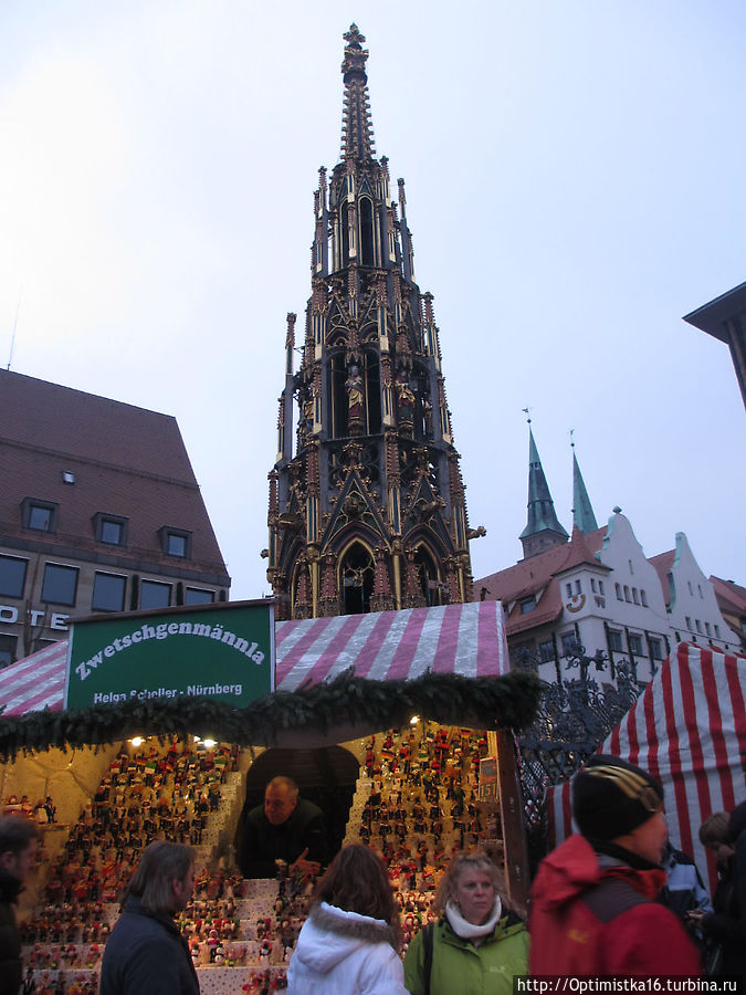 Рождественская ярмарка во всей своей красе Нюрнберг, Германия