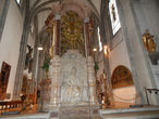 Надгробный памятник Св. Виллибальду в Кафедральном соборе Айхштета (XV век).