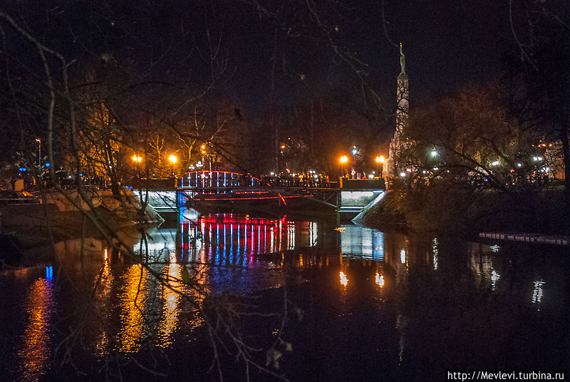 „Staro Rīga”. Фестиваль света в Риге Рига, Латвия „Staro Rīga”. Фестиваль света в Риге Рига, Латвия
