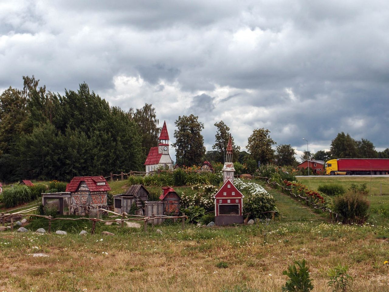 Кроличий городок Цоде, Латвия