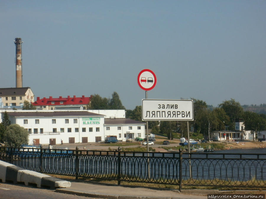 перехожу через Карельский мост и наконец-то я в центре города Сортавала, Россия