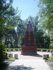 Памятник бойцам Красной армии. Чисто, ухожено.