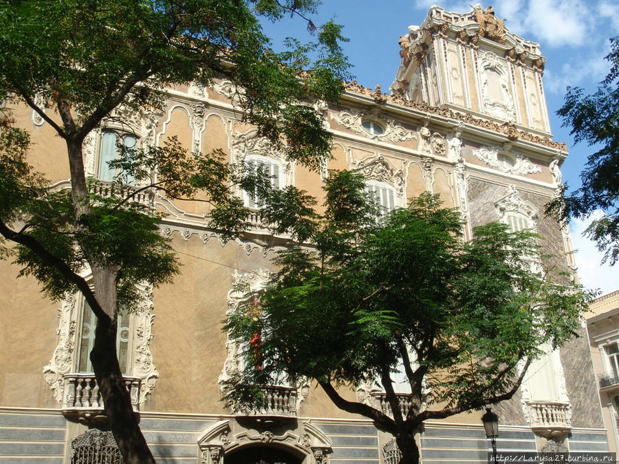 Дворец маркизов Дос Агуас — Музей керамики Валенсия, Испания