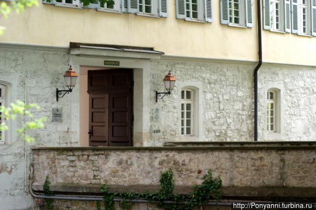 Въезд и мостик Штутгарт, Германия Въезд и мостик Штутгарт, Германия