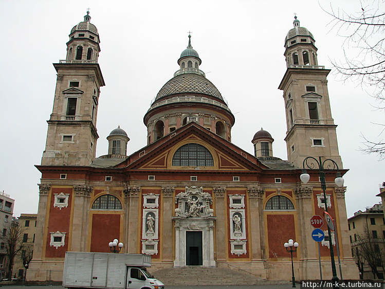 Главный фасад базилики