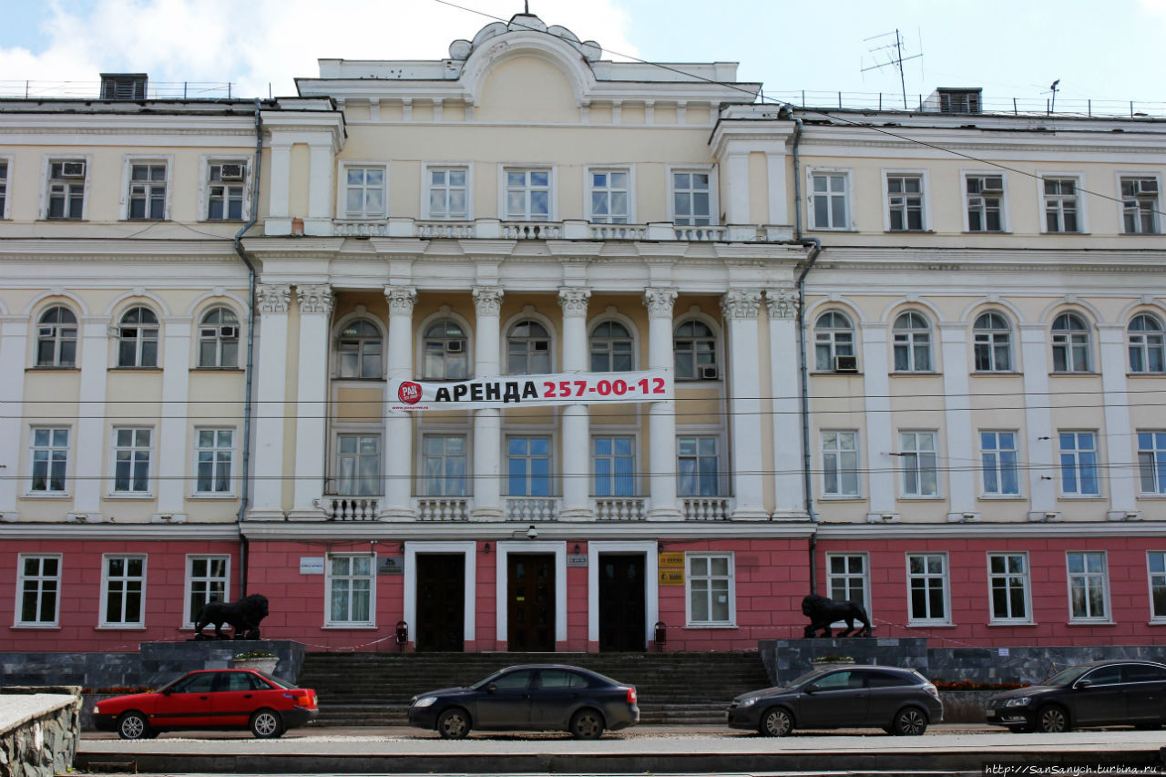 Дом со львами. Пермь, Россия