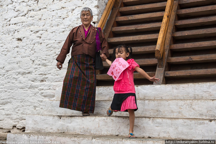 Самый красивый дзонг Бутана и фаллосы Пунакха, Бутан