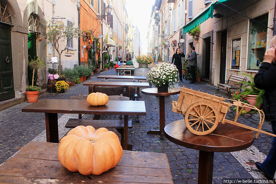 Все, что осталось от праздника. Все, что осталось от праздника.