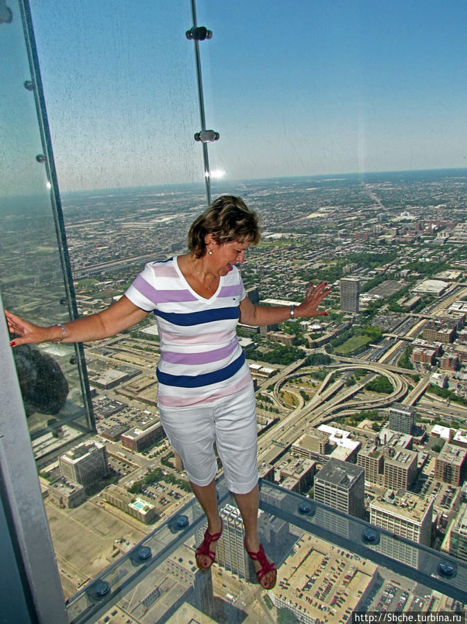 Прозрачные балконы на Willis Tower Чикаго, CША