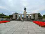 памятник Советским воинам