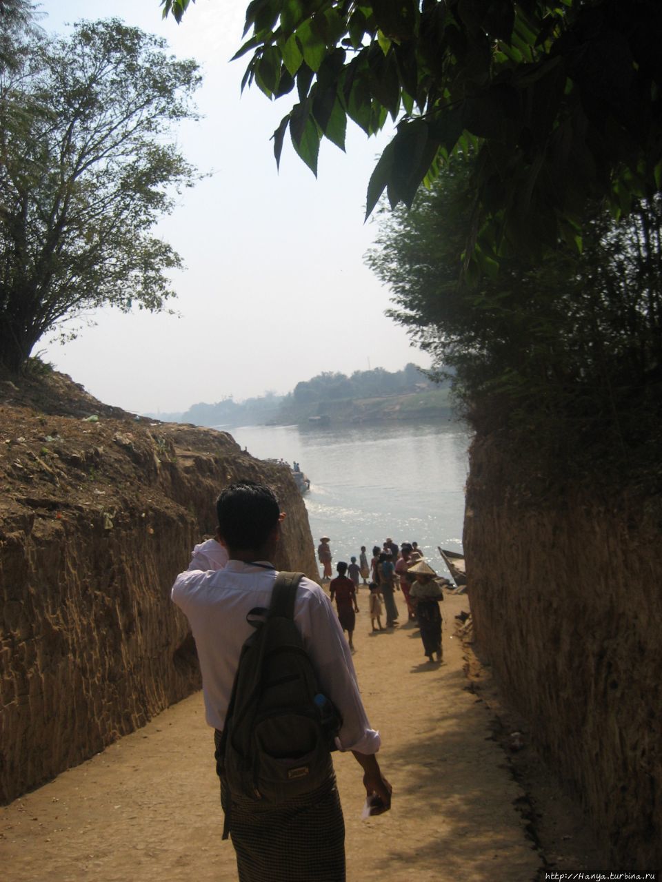 Дорога в древнюю столицу Аву Мандалай, Мьянма