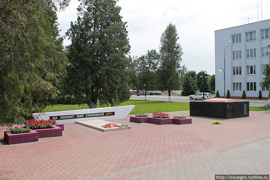 Ну и конечно памятник погибшим в Великую Отечественную войну... Воложин, Беларусь