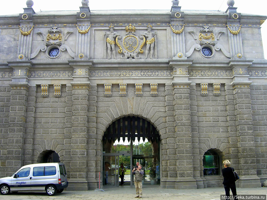 Возвышенные Ворота (Brama Wyzynna). Построены в XVI в. Гданьск, Польша