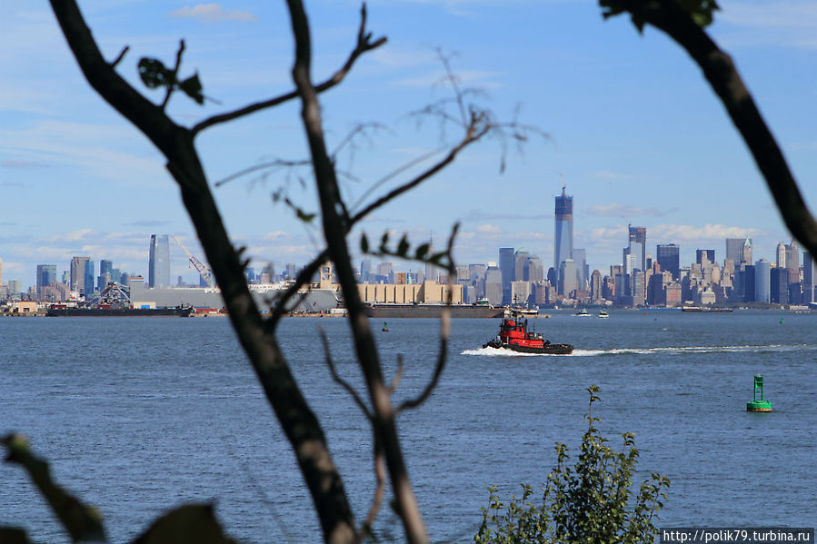Вид на Манхэттен со Стейтен-Айленда. Еще видно немного портовых сооружений. Все-таки океан рядом. Нью-Йорк, CША