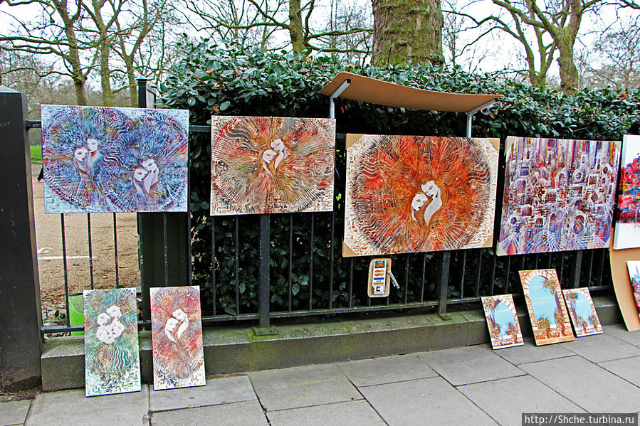 ... то местные художники пытаются продавать свои нетленки Лондон, Великобритания
