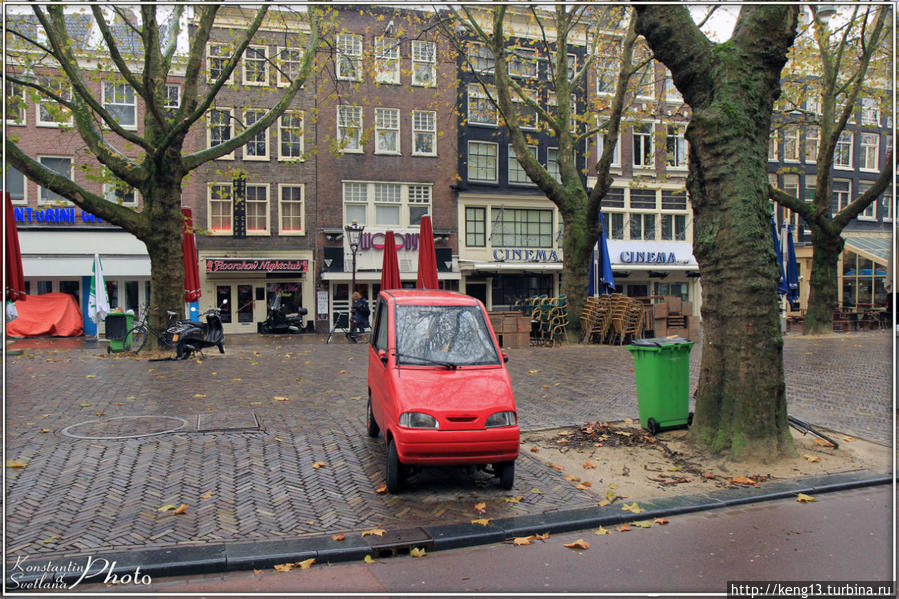 Не поверитое, но это двухместная машина. Мне бы и одному в ней тесновато было :-) Амстердам, Нидерланды