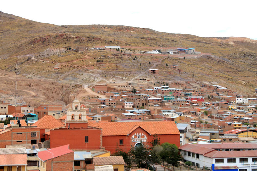 вид на церковь Св. Терезы Потоси, Боливия