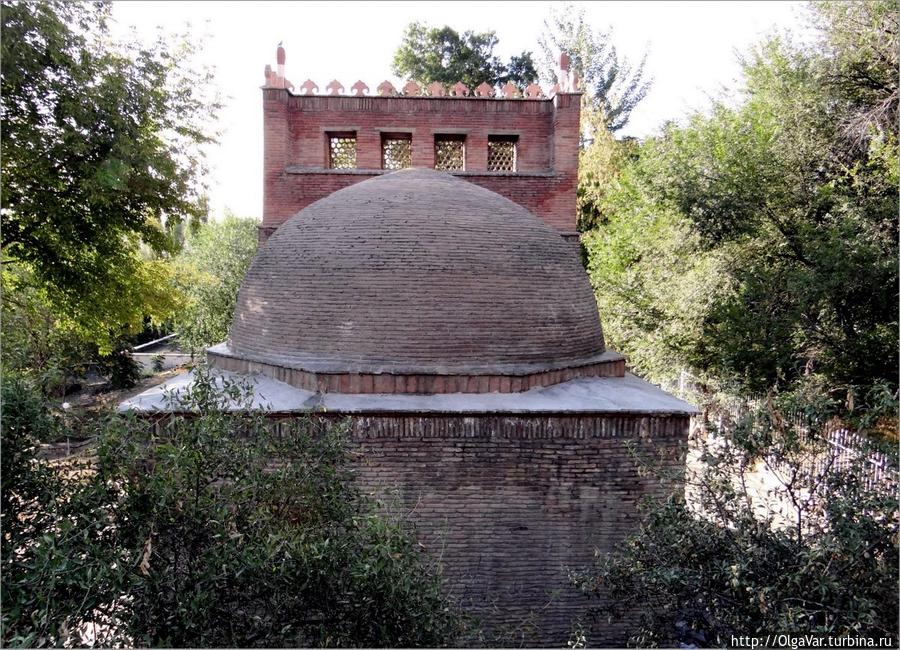 Мавзолей Асаф-ибн-Бурхия Ош, Киргизия