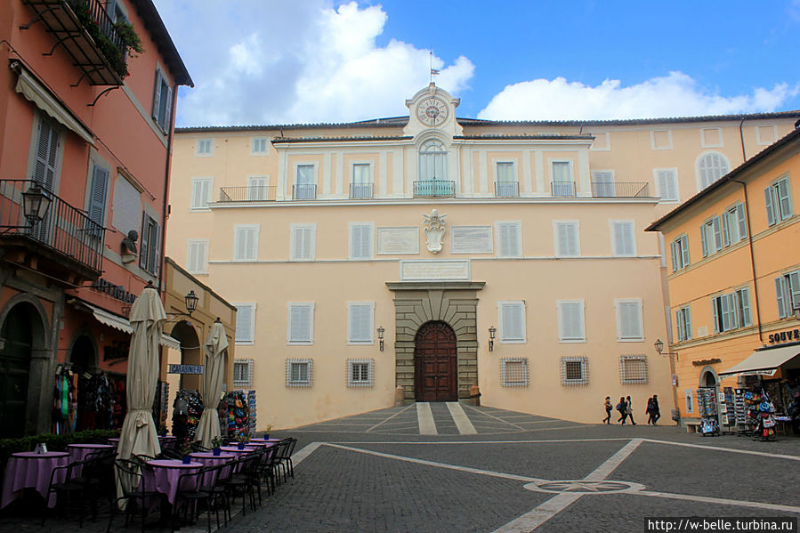Папский дворец. Папский дворец.