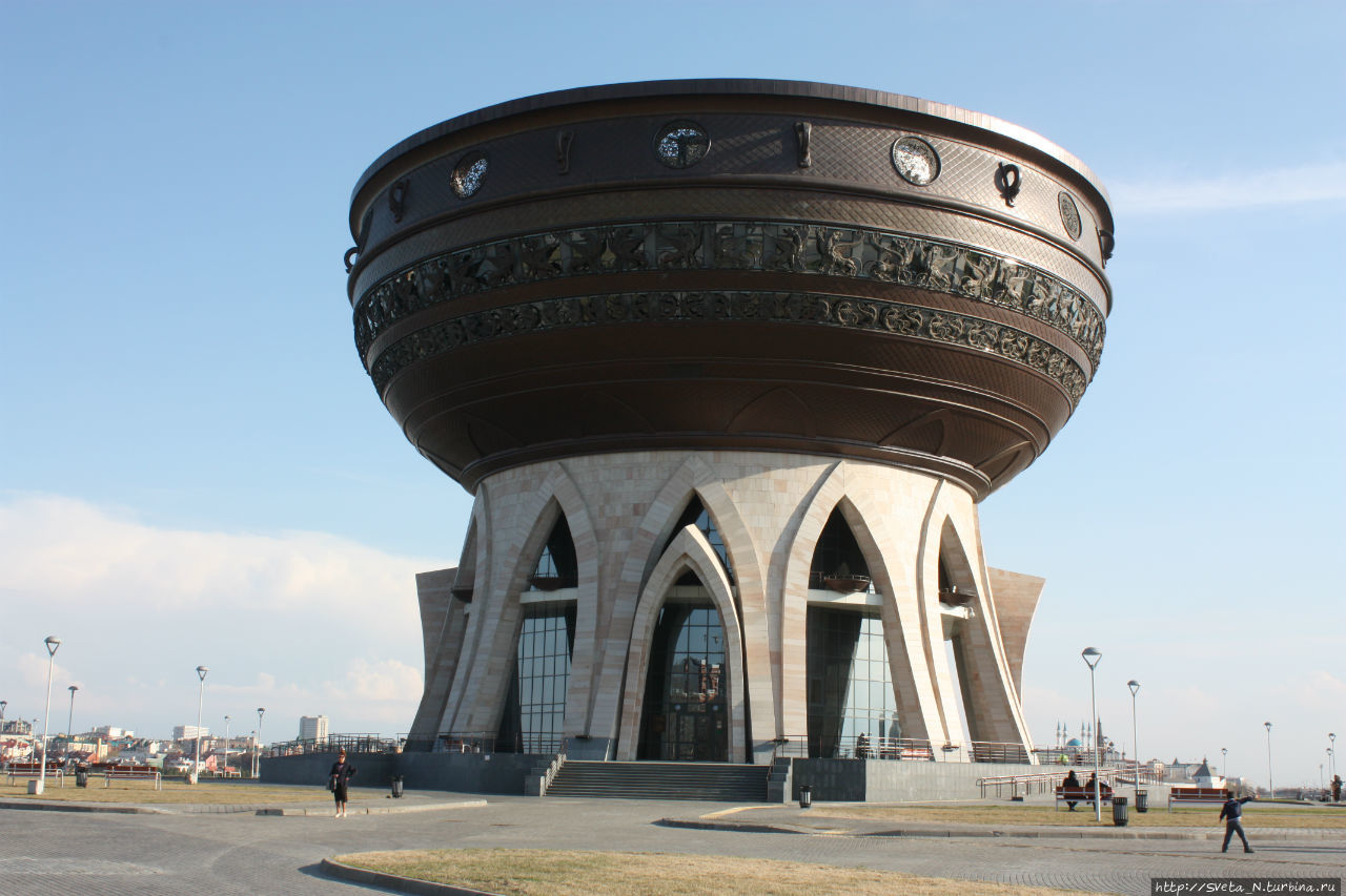 Казанский ЗАГС, по совместительству — смотровая площадка Татарстан, Россия Казанский ЗАГС, по совместительству — смотровая площадка Татарстан, Россия