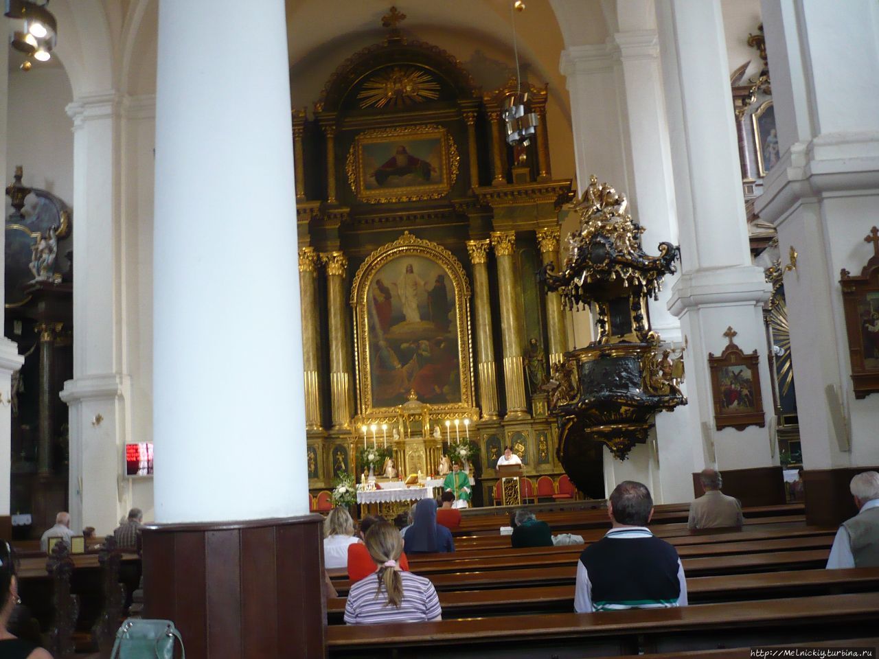 Иезуитский костел Наисвятейшего Спасителя Братислава, Словакия