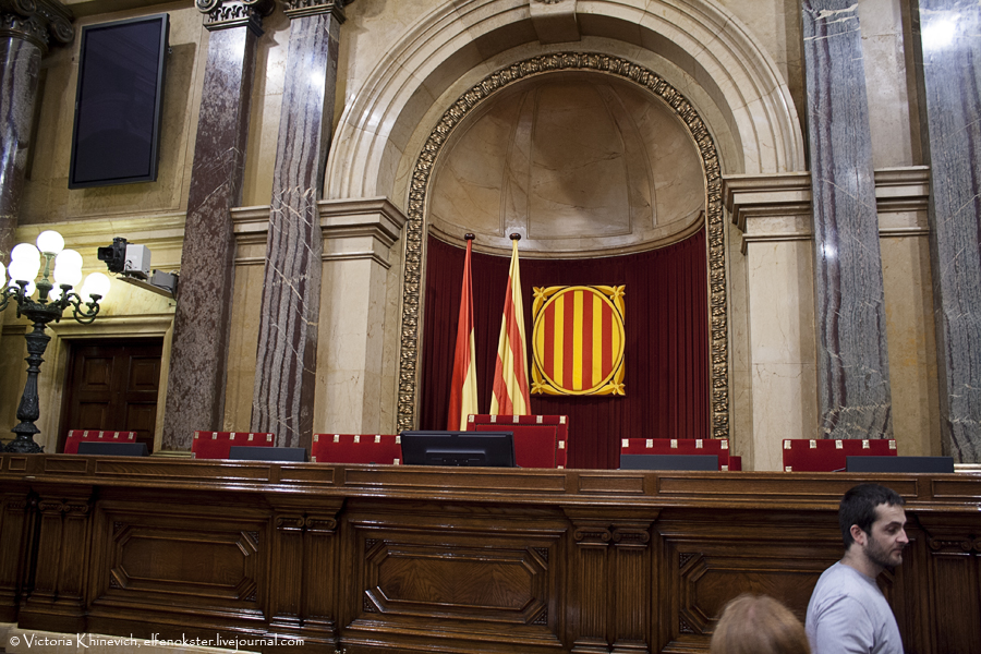 Парламент Каталонии. История политики и история архитектуры. Барселона, Испания