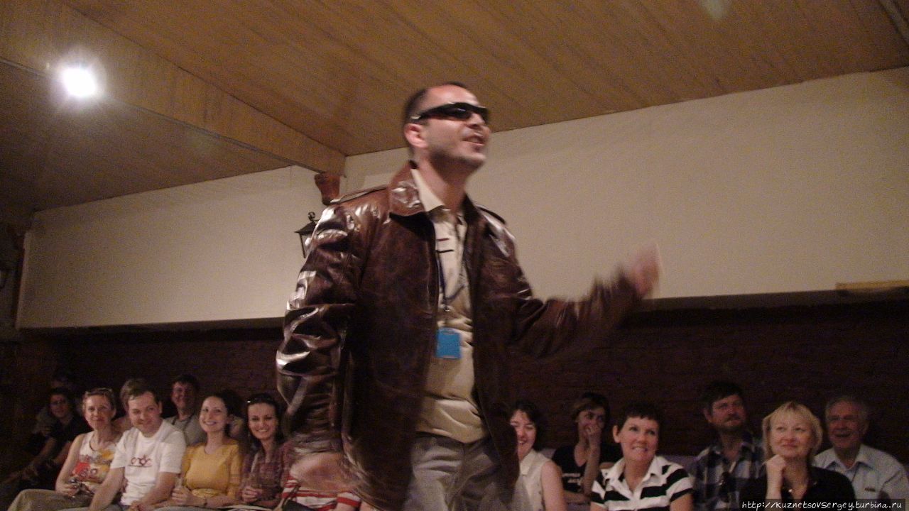 Наш гид на показе изделий Наш гид на показе изделий